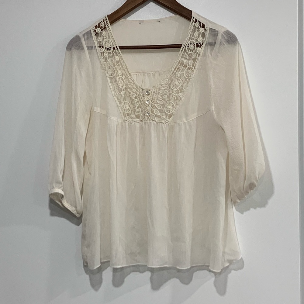 3/4 sleeve light material blouse with crochet design